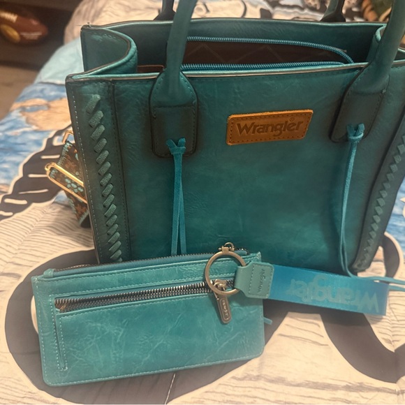Wrangler Turquoise Tote Bag Set - Picture 3 of 7